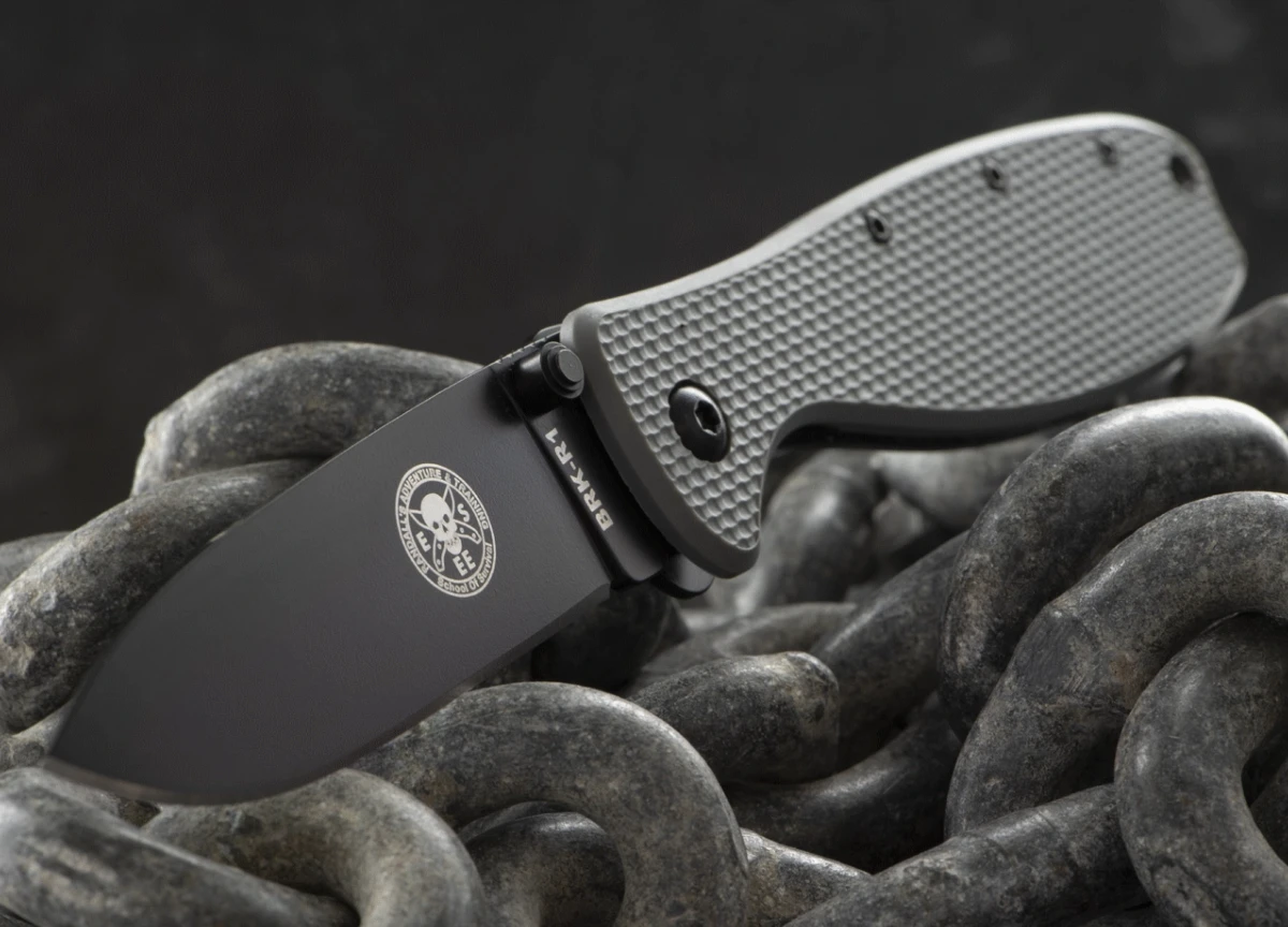 BRKR1FGB Couteau Esee Zancudo Gray Lame Acier AUS-8 Black - Livraison Gratuite 3 BRKR1FGB Couteau Esee Zancudo Gray Lame Acier AUS-8 Black - Livraison Gratuite